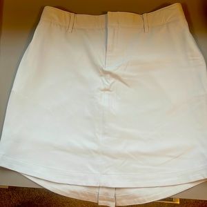 Ladies Under Armour Skort. Size small, never been worn.
